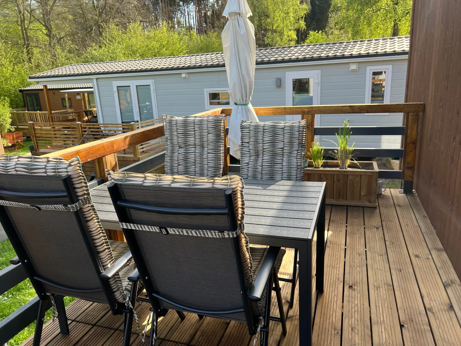Tinyhouse Frida moderne & stilvolle Auszeit am See | Natur & Ruhe in Stuer (Mecklenburgische Seenplatte) Klima, Grill