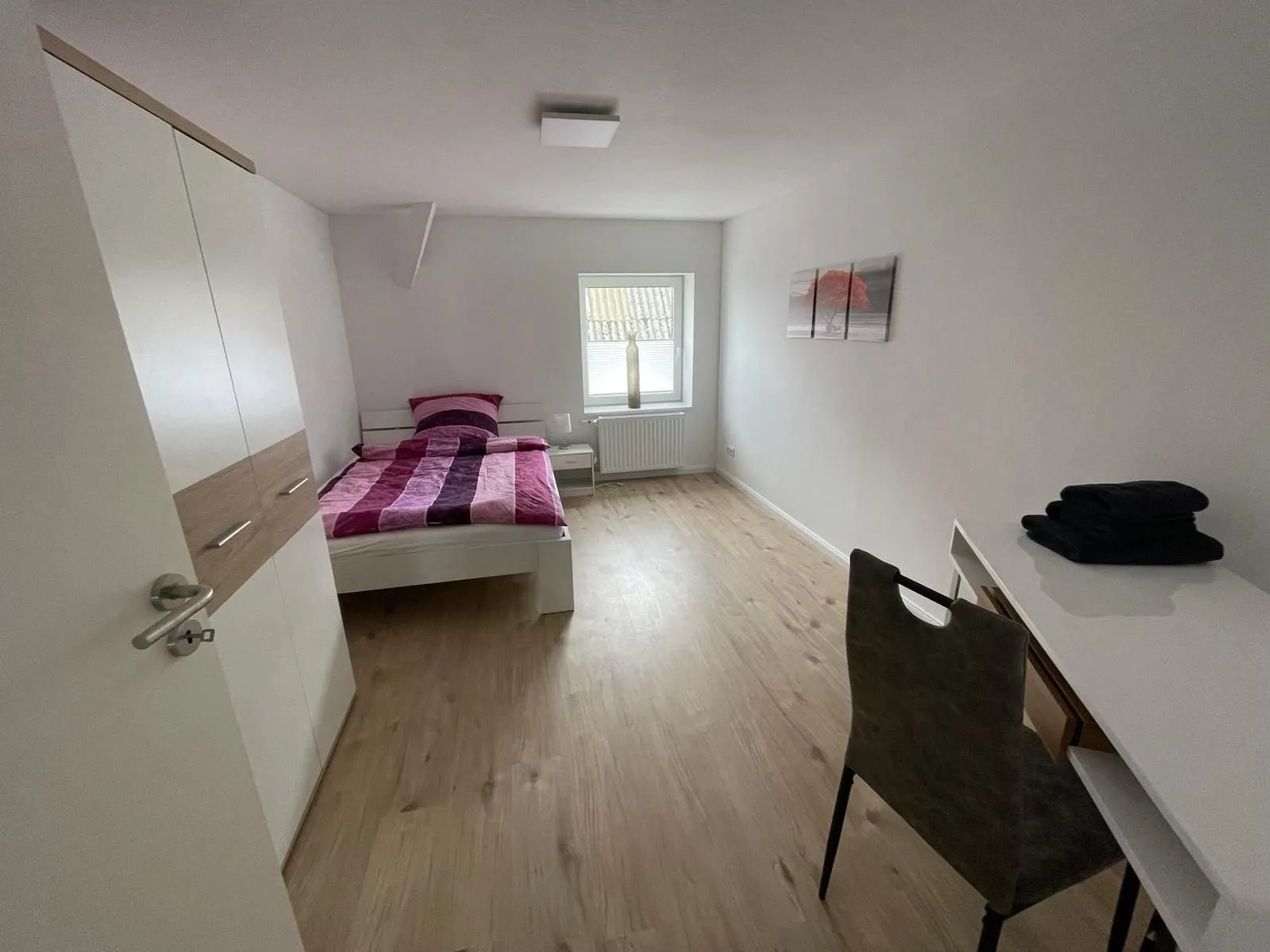 Modern eingerichtetes Einzelzimmer in Groß Vollstedt, Gemeinschaftsbad (Zimmer Nr. 3)