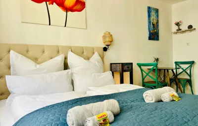 AyCatcherHomes - Orion | Old Town | 2 Guests