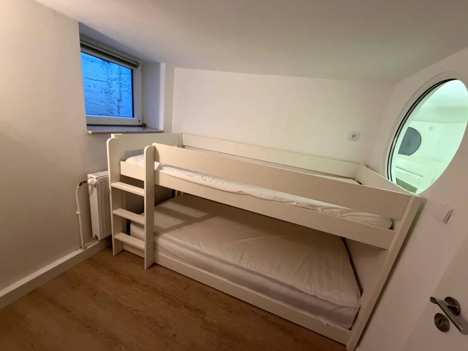 5 Zimmer für 16 Personen / Praktisches Gruppen-Domizil am See  / Neuschwanstein/München