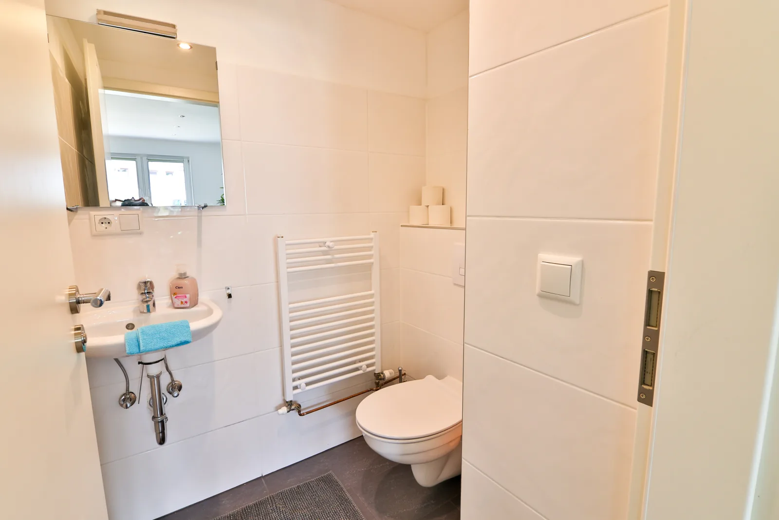 5 Zimmer für 16 Personen / Praktisches Gruppen-Domizil am See  / Neuschwanstein/München