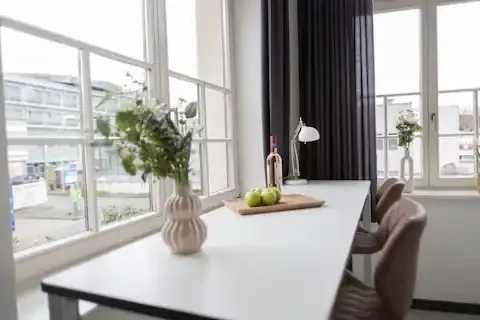 * | Zentral | Parkplatz | Küche | Fitnessraum | *