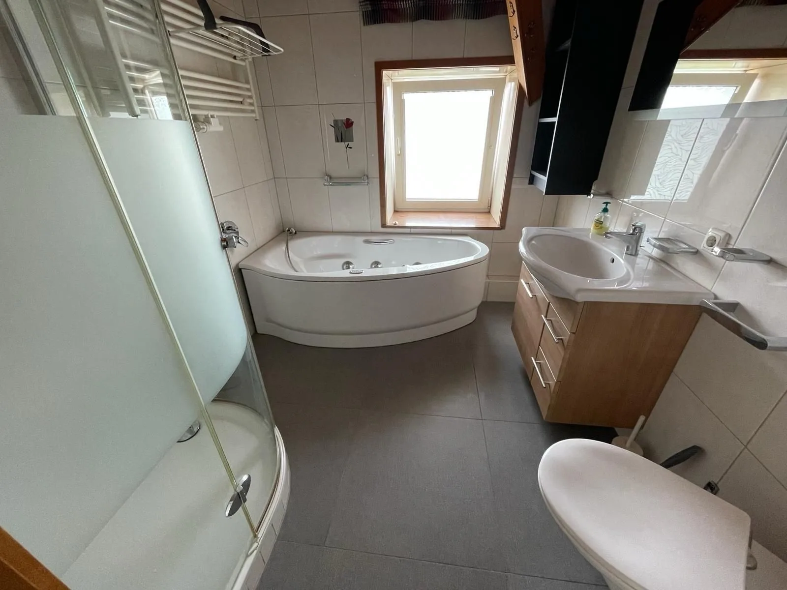 Gemütliches Zweibett-Zimmer in Schleswig-Holstein - ideal für Monteure und Geschäftsreisende, Gemeinschaftsbad (Zimmer Nr. 5)