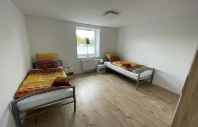 Gemütliches Zweibett-Zimmer in Schleswig-Holstein - ideal für Monteure und Geschäftsreisende, Gemeinschaftsbad (Zimmer Nr. 5)