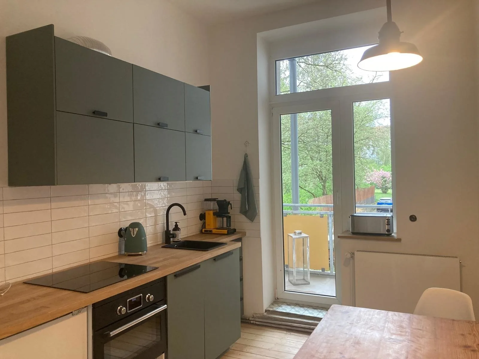 Zentrale 2 Zimmer Altbauwohnung mit Charme
