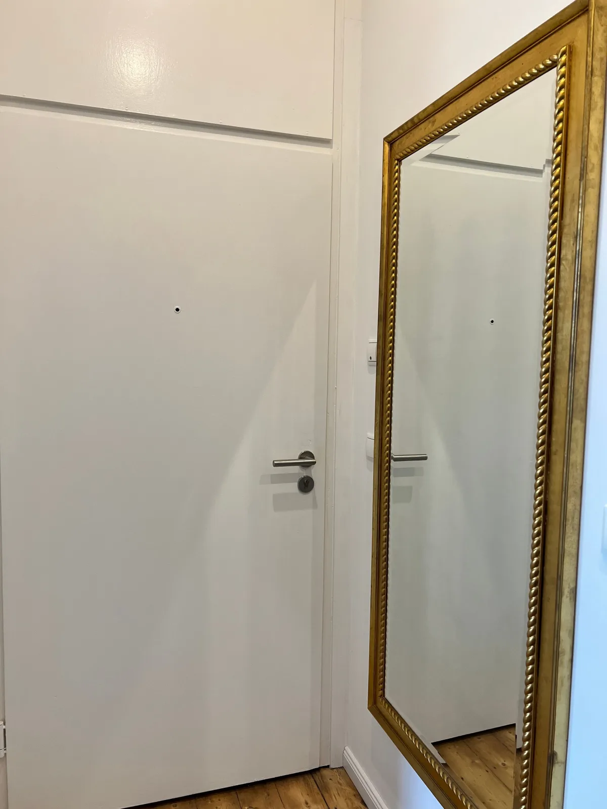 Zentrale 2 Zimmer Altbauwohnung mit Charme