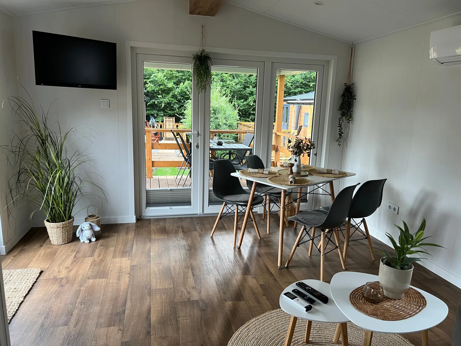 Tinyhouse Neila stilvolle &  moderne Auszeit am See | Natururlaub in Stuer, Mecklenburgische Seenplatte Klima, Grill