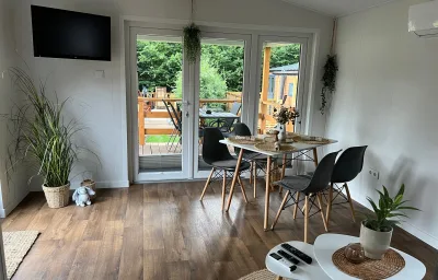 Tinyhouse Neila stilvolle &  moderne Auszeit am See | Natururlaub in Stuer, Mecklenburgische Seenplatte Klima, Grill