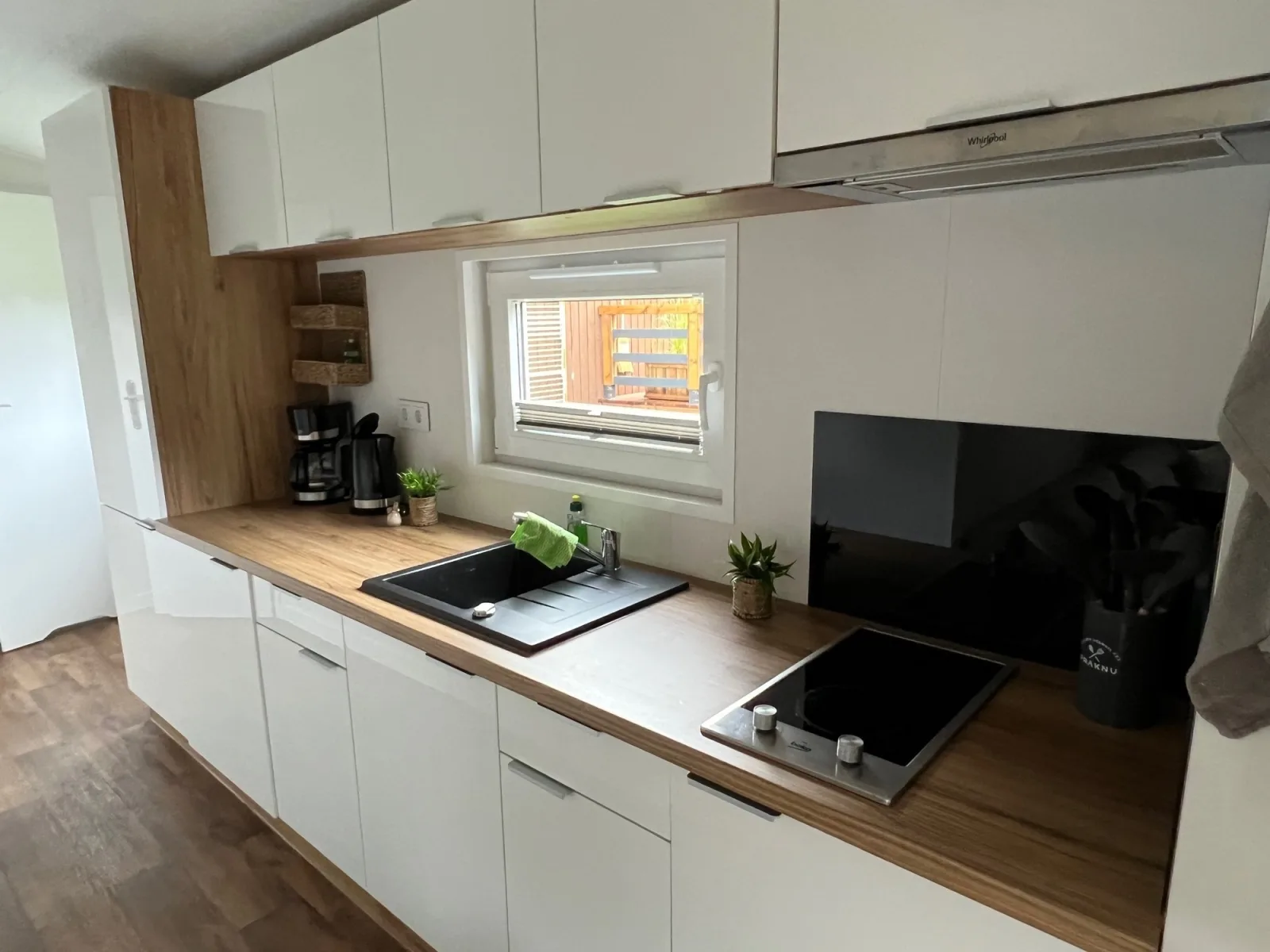 Tinyhouse Neila stilvolle &  moderne Auszeit am See | Natururlaub in Stuer, Mecklenburgische Seenplatte Klima, Grill