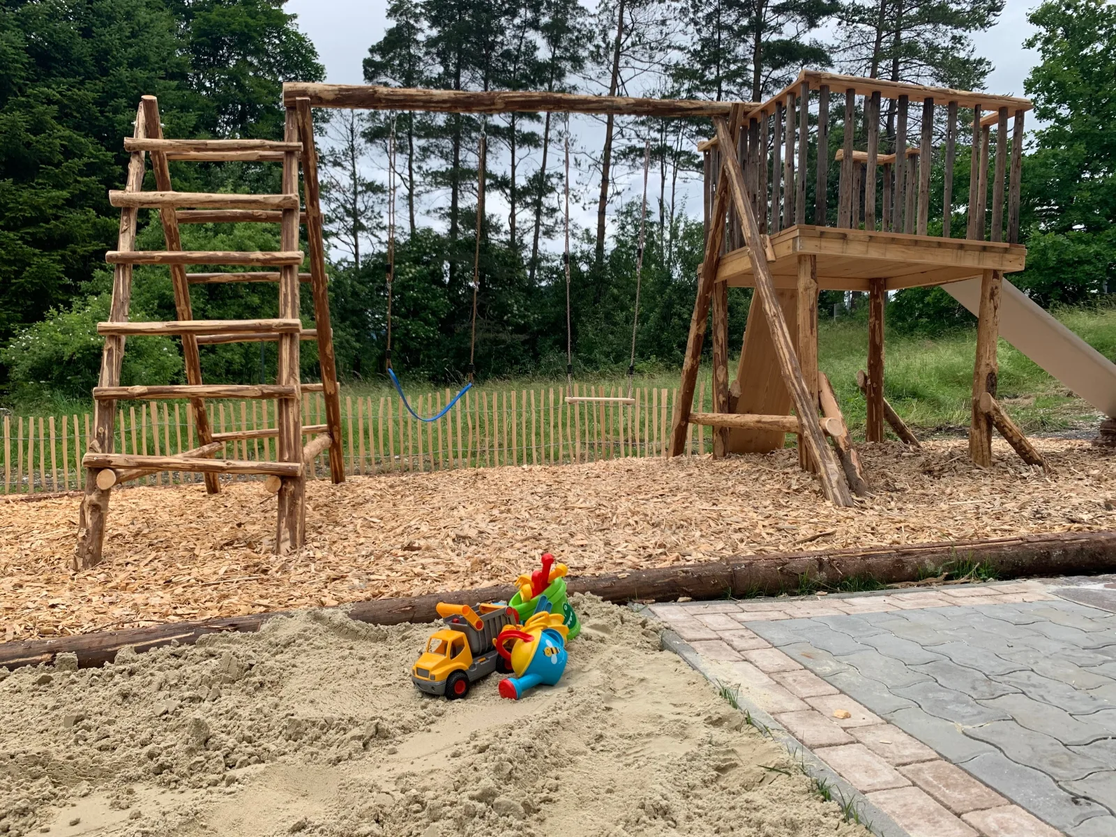 Apart Hansler "das Sandro" mit eigenem Kinderzimmer