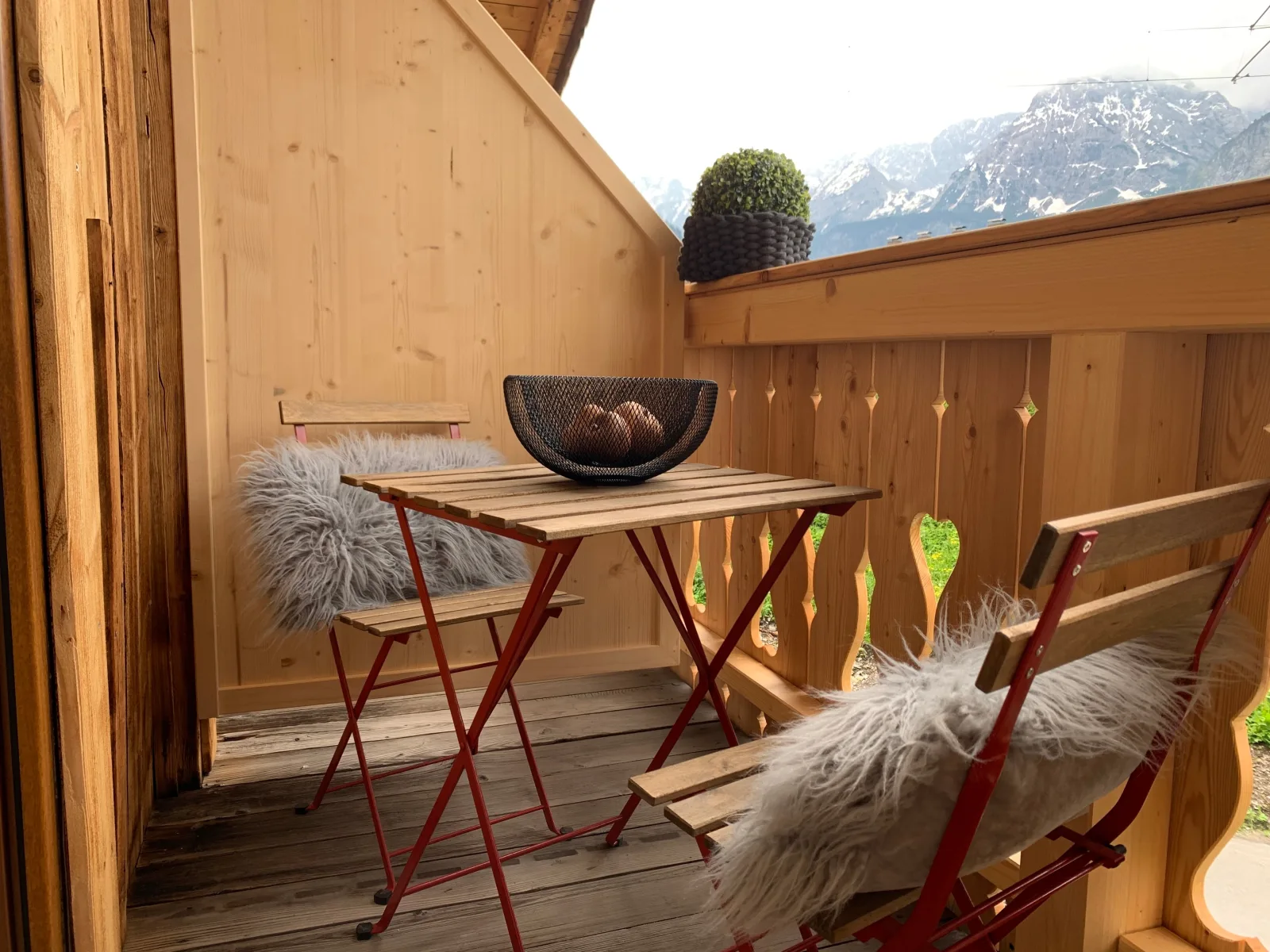 Apart Hansler "das Liara" mit Infrarotkabine und Balkon