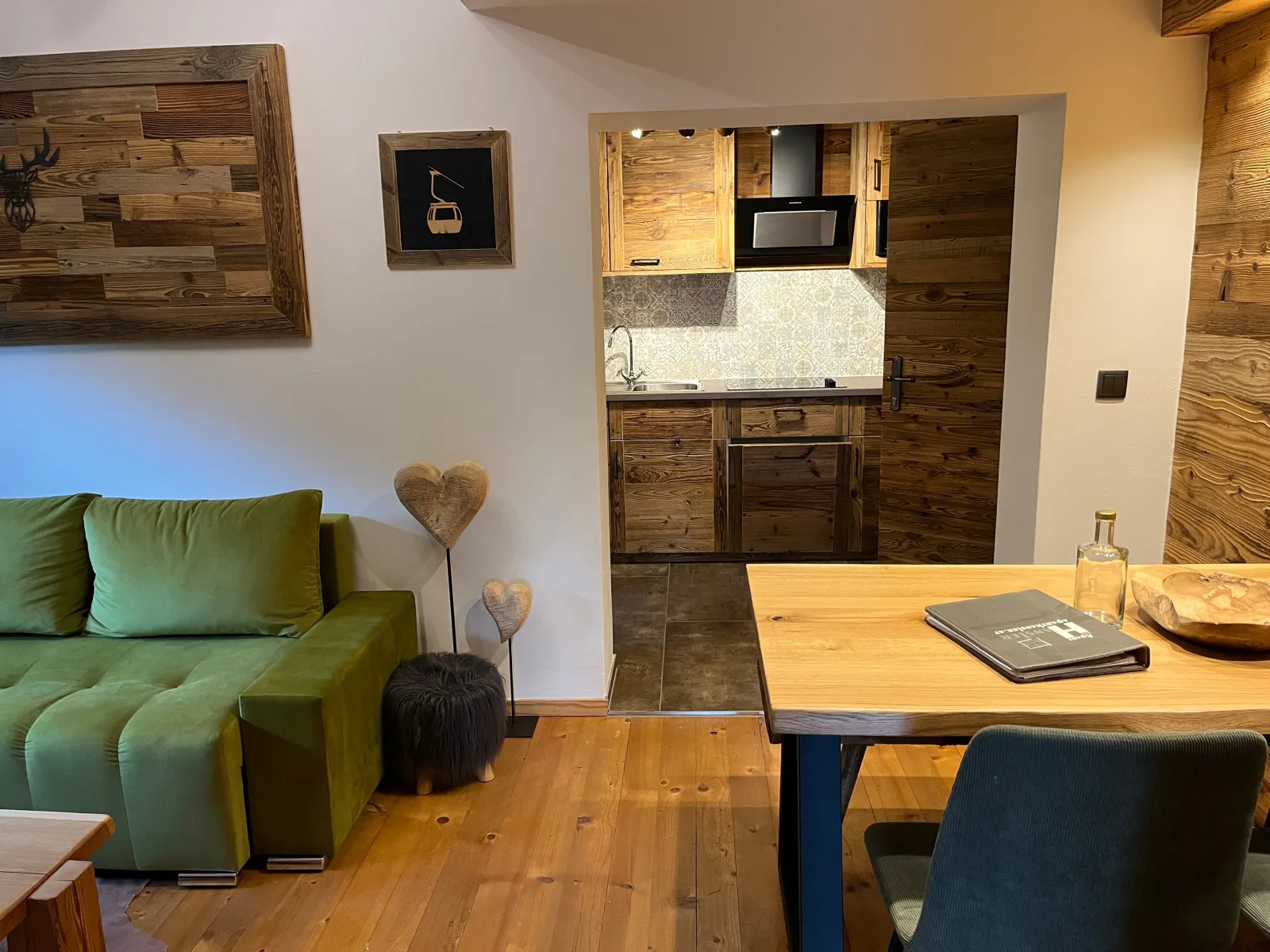 Apart Hansler "das Liara" mit Infrarotkabine und Balkon