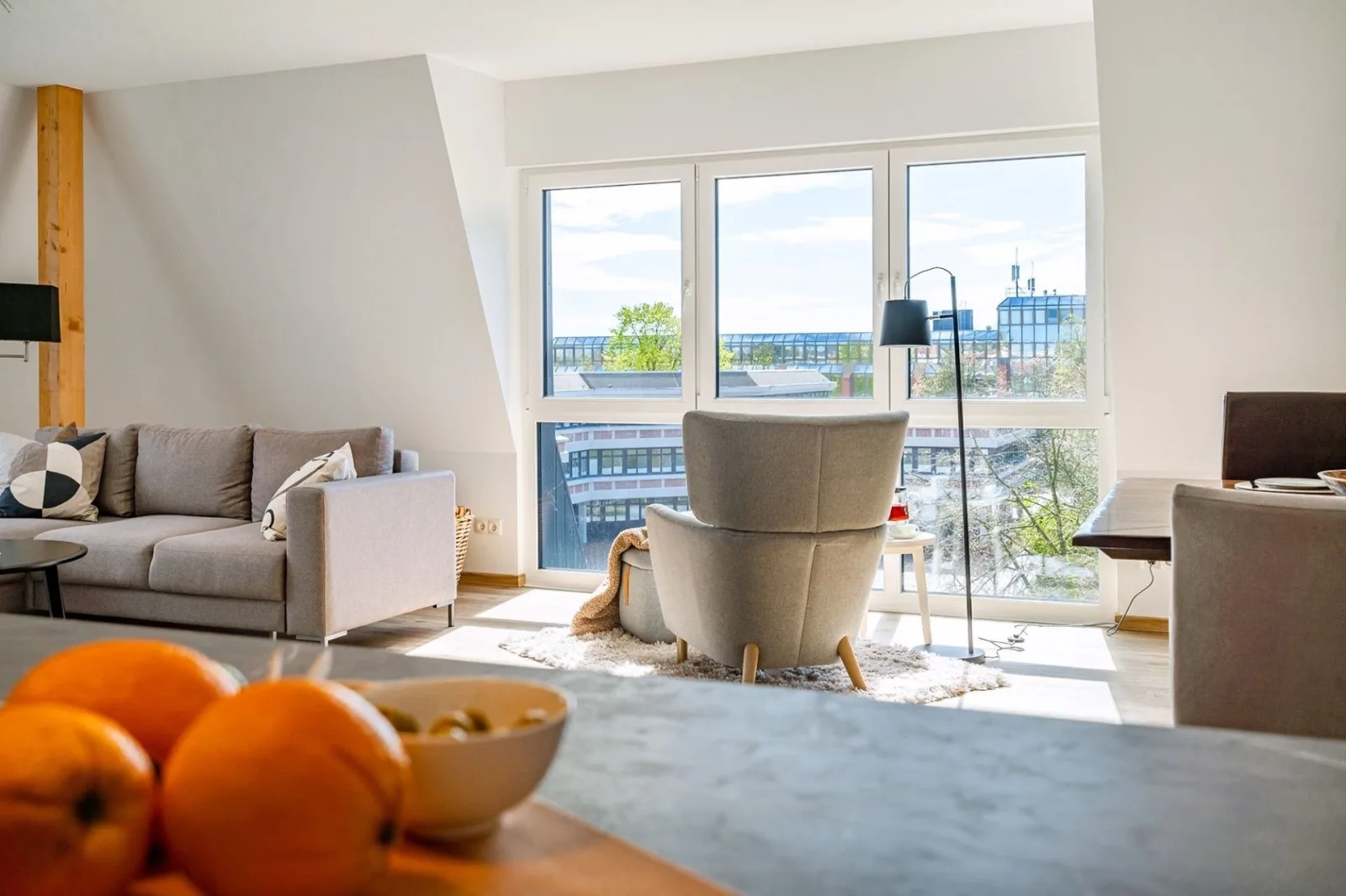 Sonniges City-Apartment mit Terrasse über den Dächern von Aurich