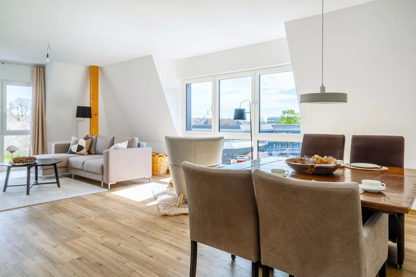Sonniges City-Apartment mit Terrasse über den Dächern von Aurich