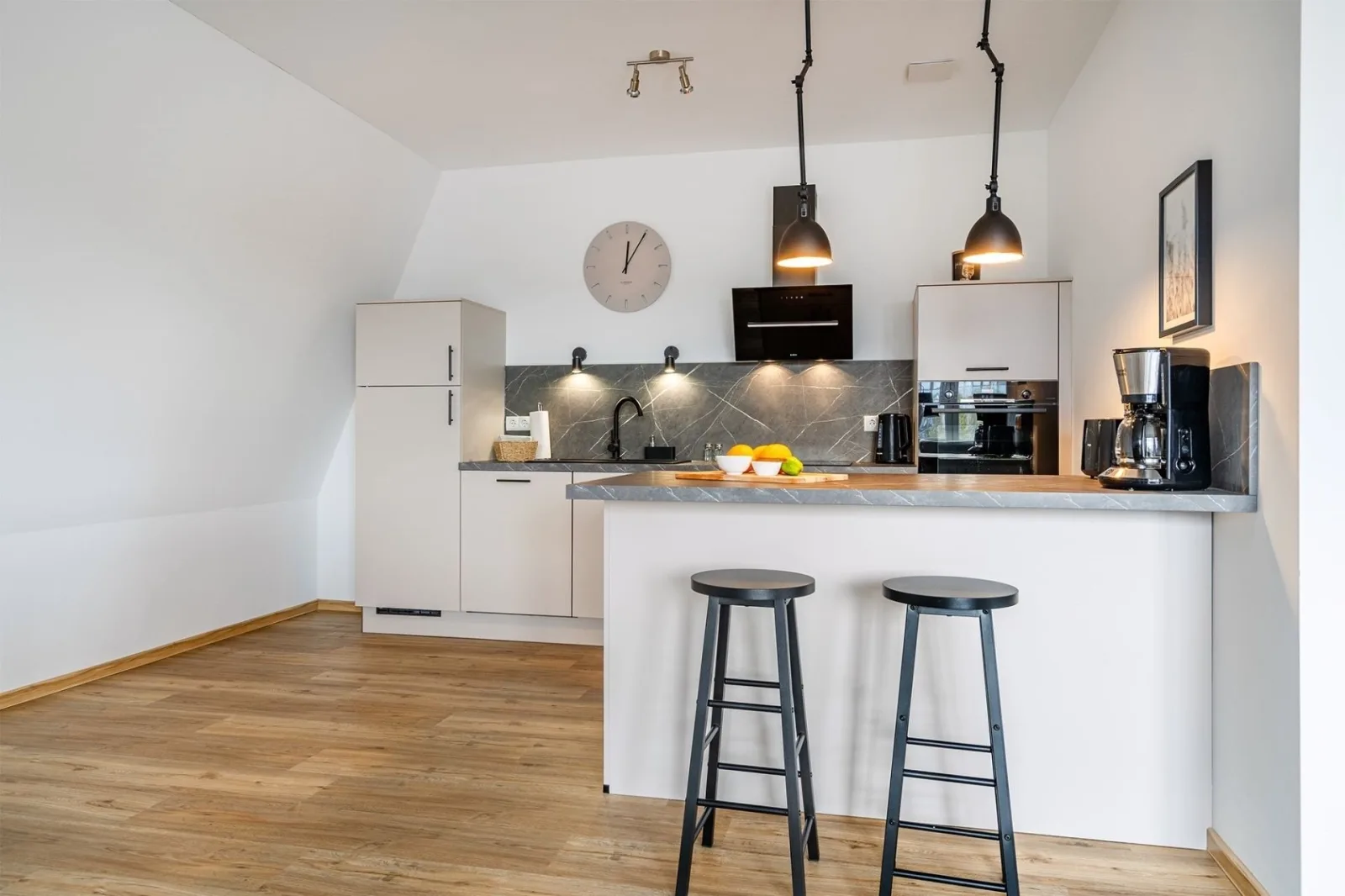 Sonniges City-Apartment mit Terrasse über den Dächern von Aurich