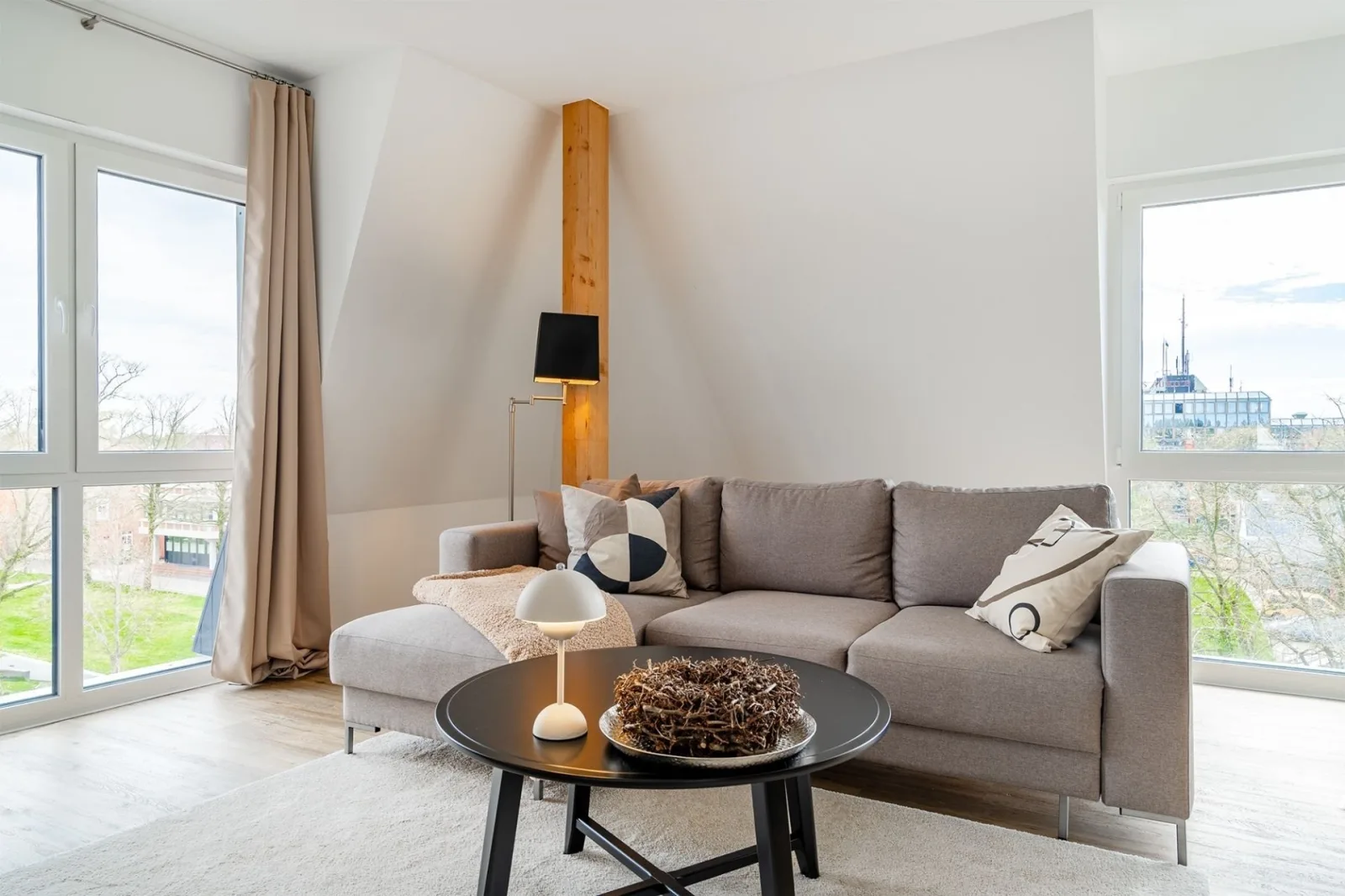 Sonniges City-Apartment mit Terrasse über den Dächern von Aurich