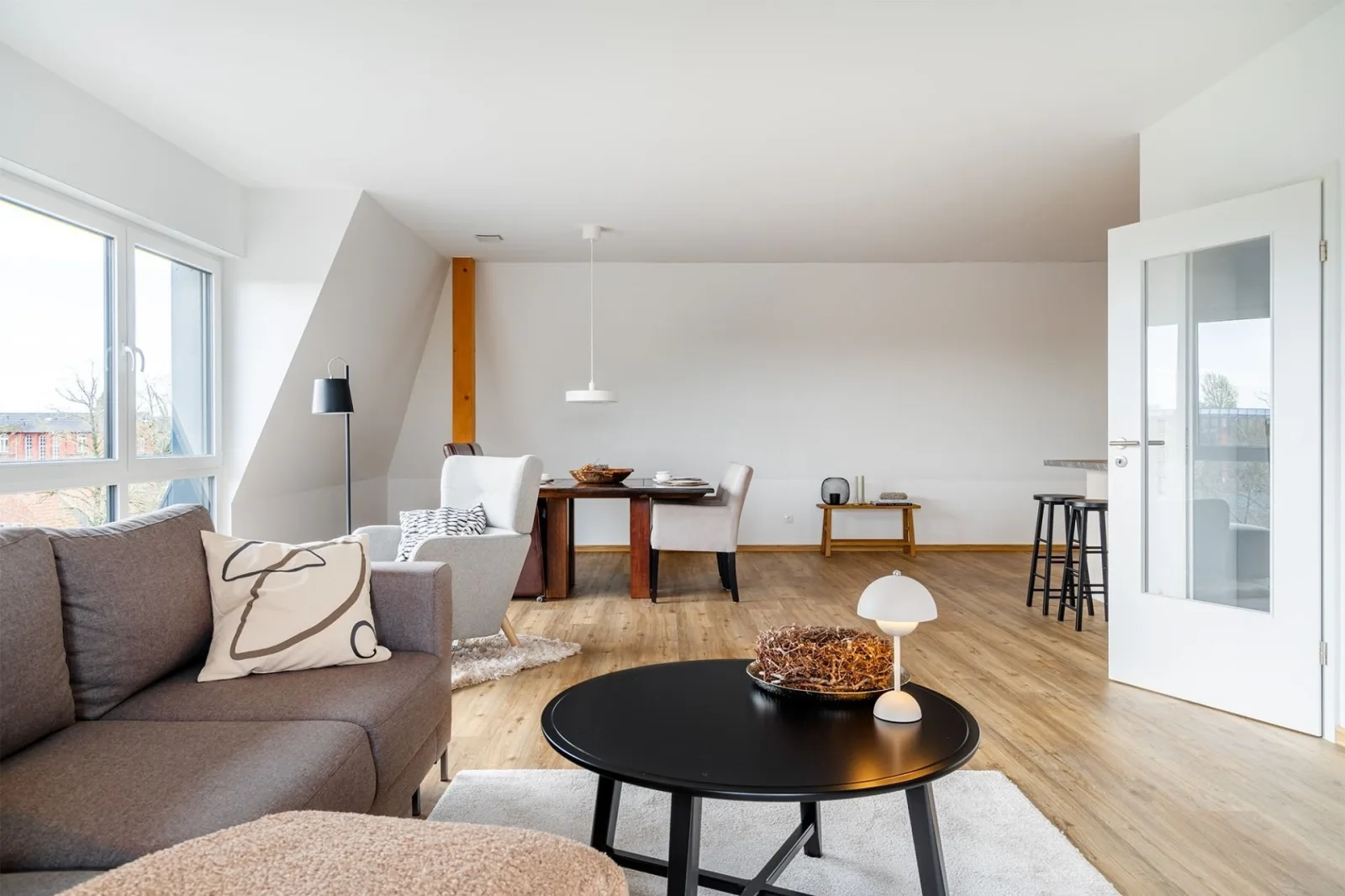 Sonniges City-Apartment mit Terrasse über den Dächern von Aurich