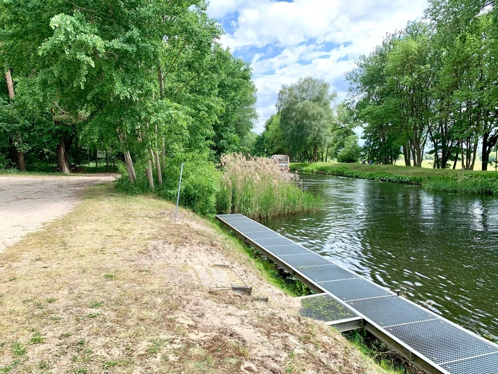 Modernes Waldhaus am Wasser I Whirlpool I Kamin I Feuerschale