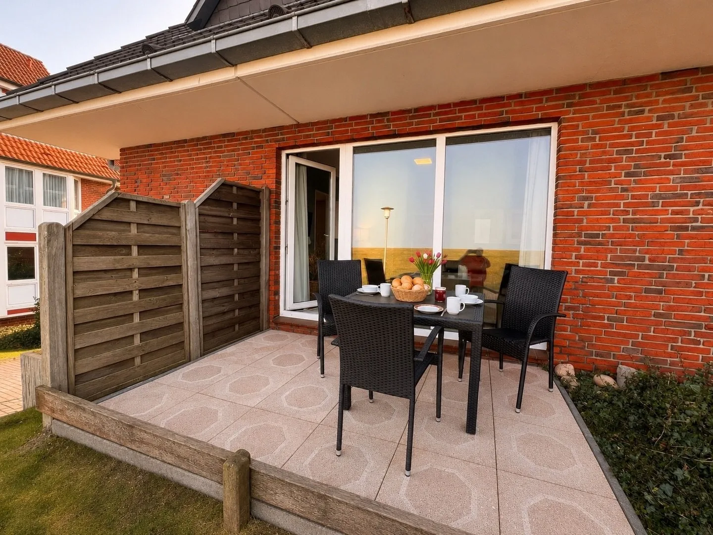 Ferienwohnung NW 21  Meerblick & Terrasse zur Seeseite
