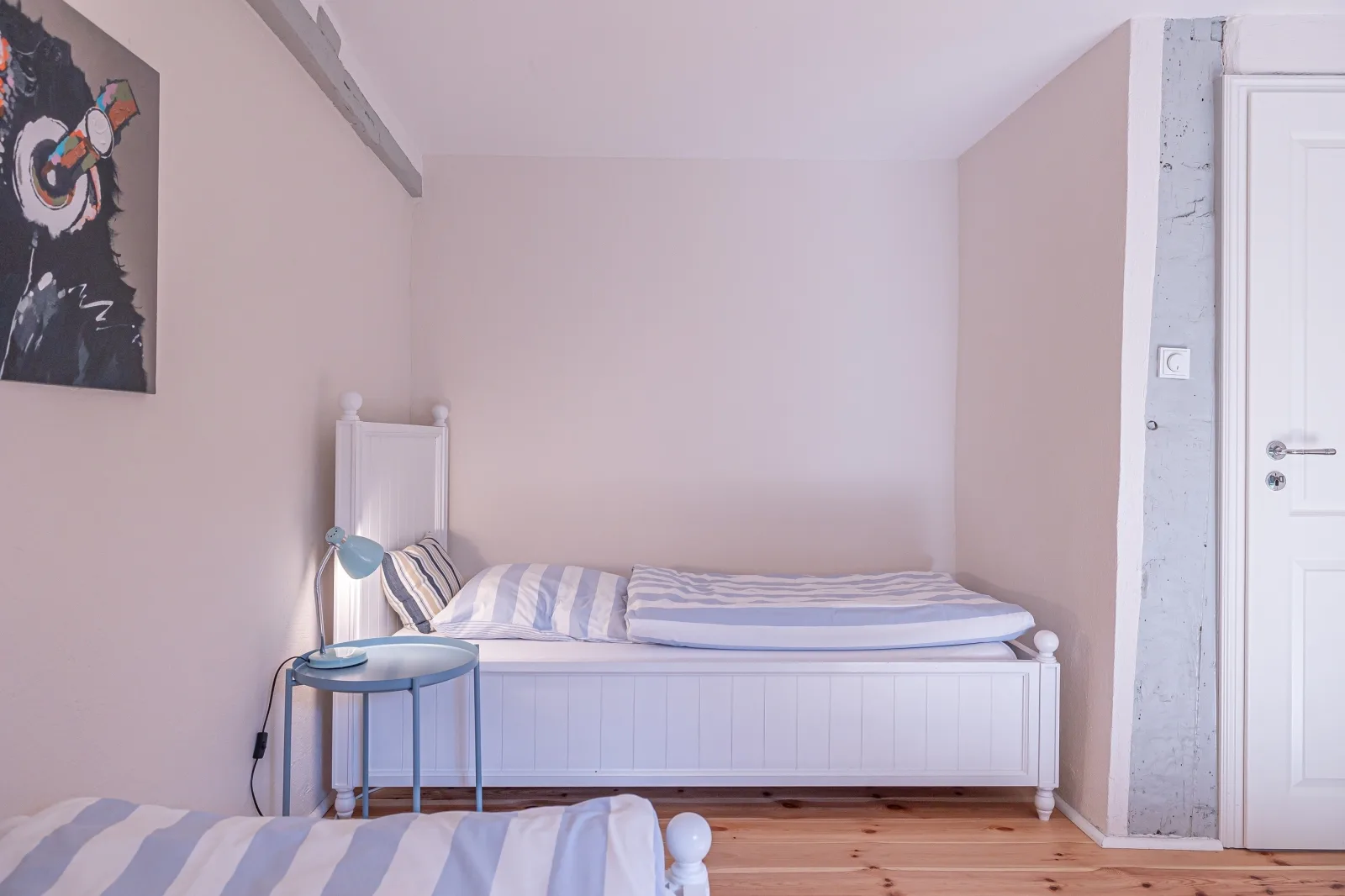 Weiße Reetdachkate Wohnung 1