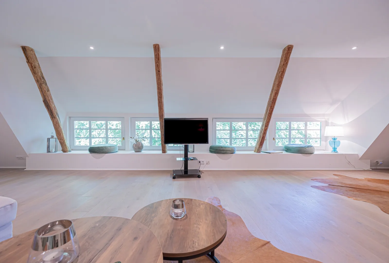 Weiße Reetdachkate Wohnung 1