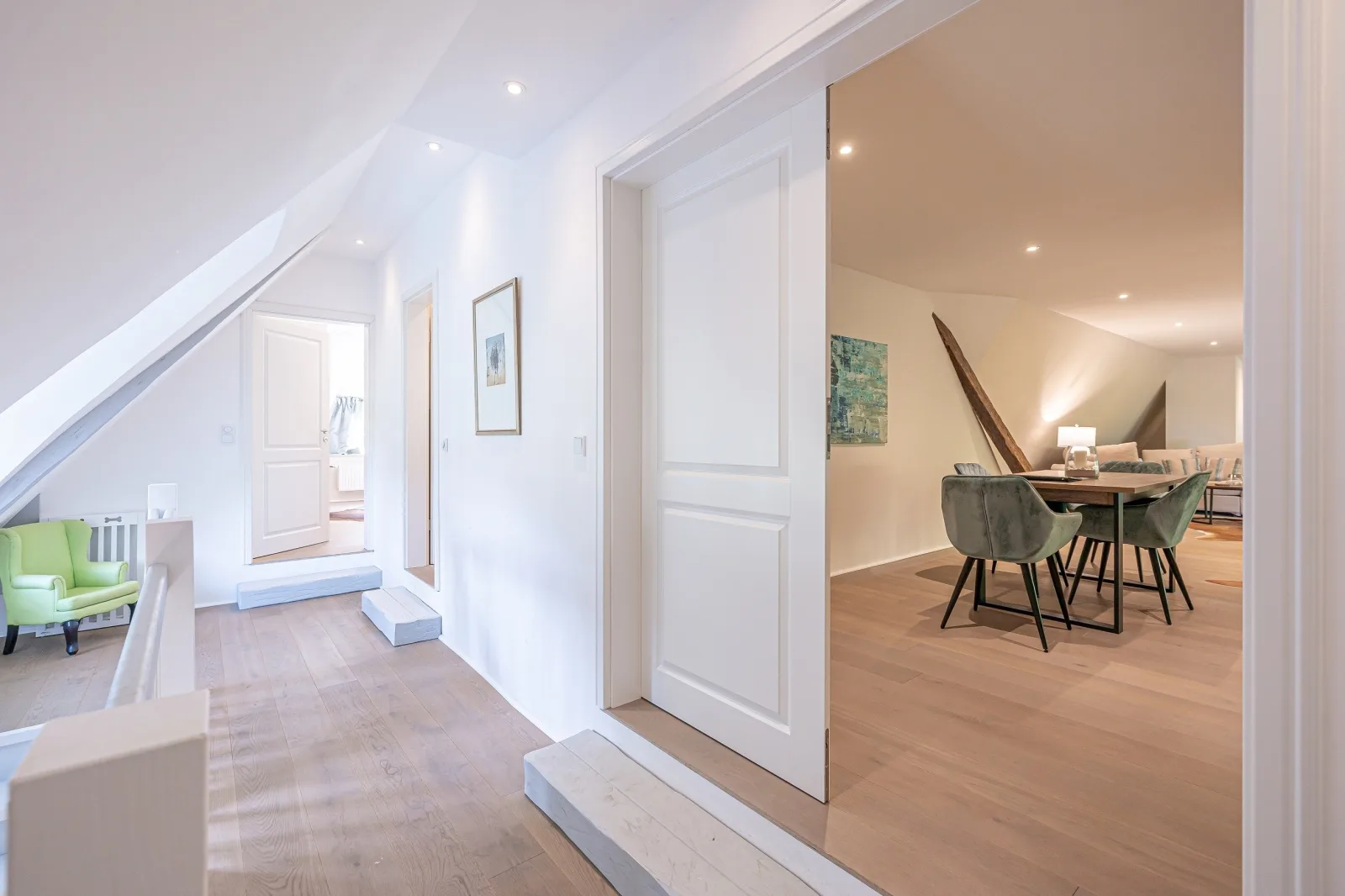 Weiße Reetdachkate Wohnung 1