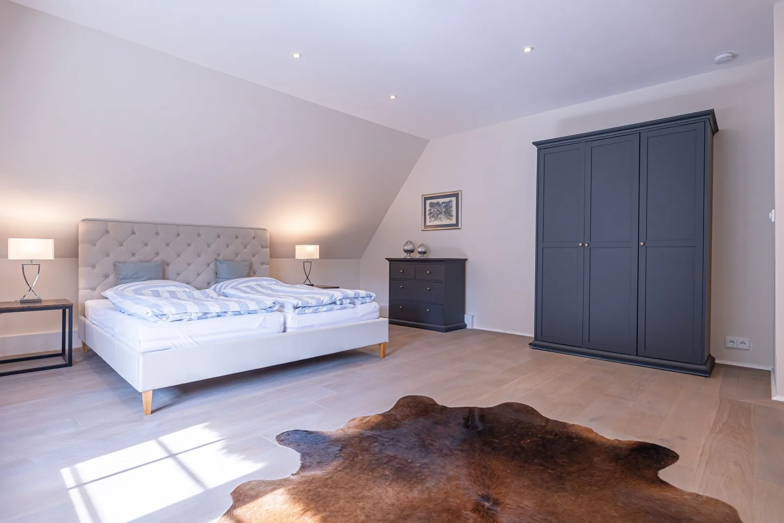 Weiße Reetdachkate Wohnung 1