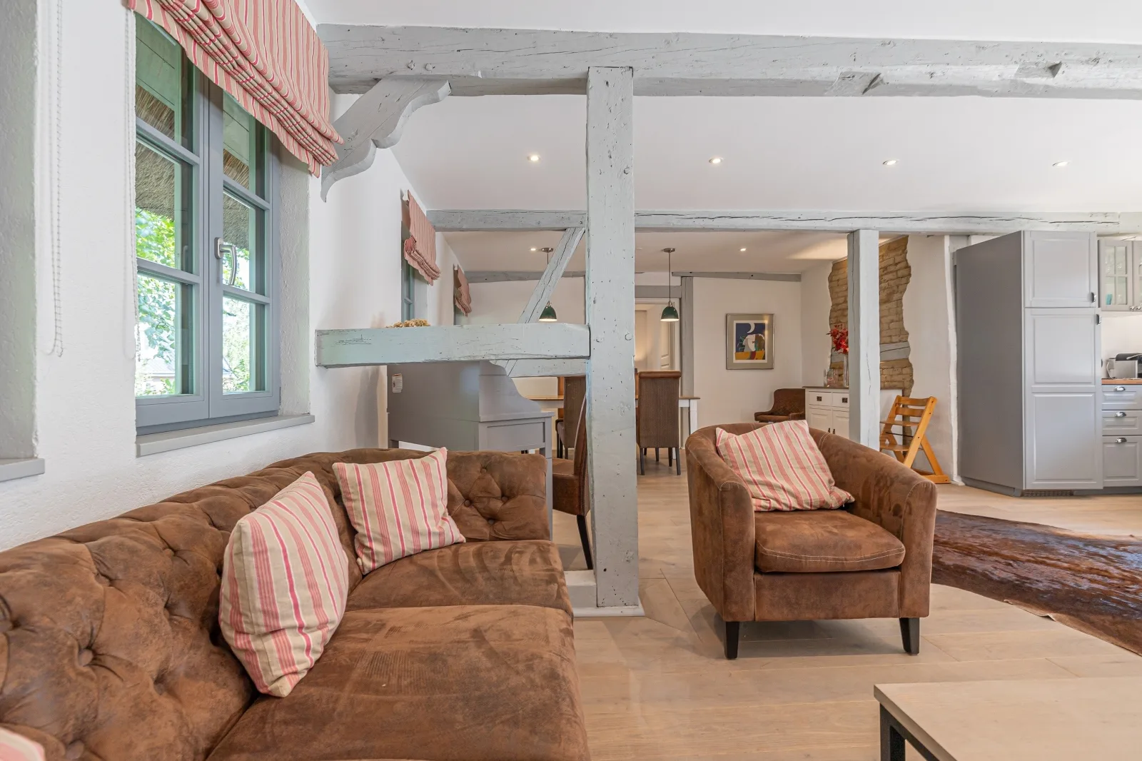 Weiße Reetdachkate Wohnung 2
