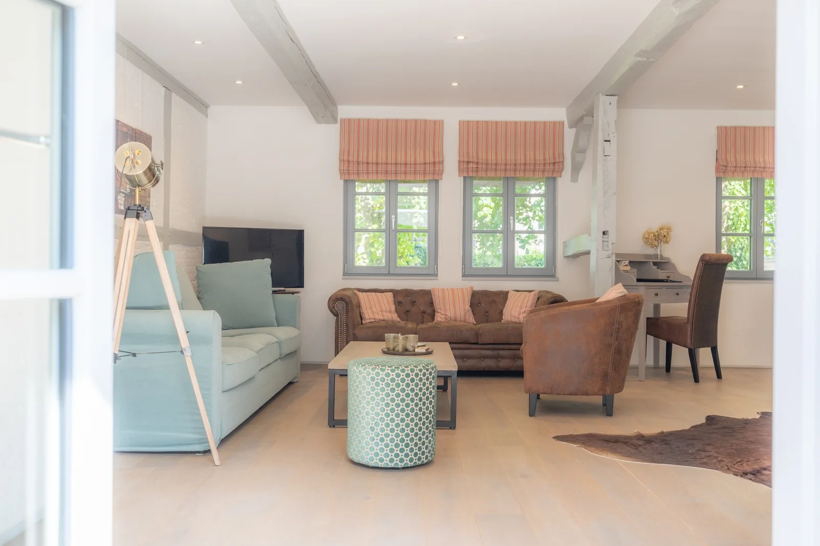Weiße Reetdachkate Wohnung 2