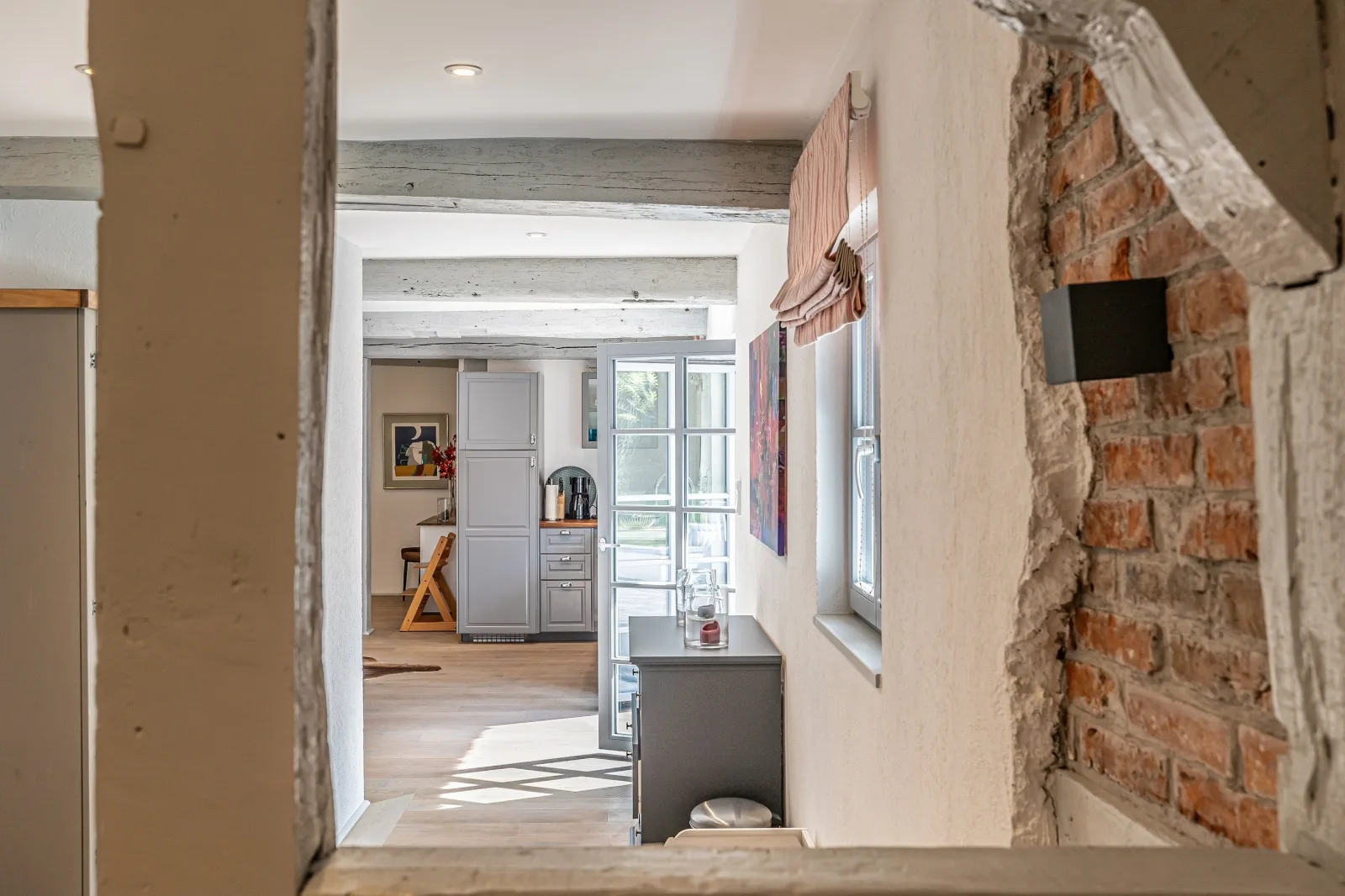 Weiße Reetdachkate Wohnung 2