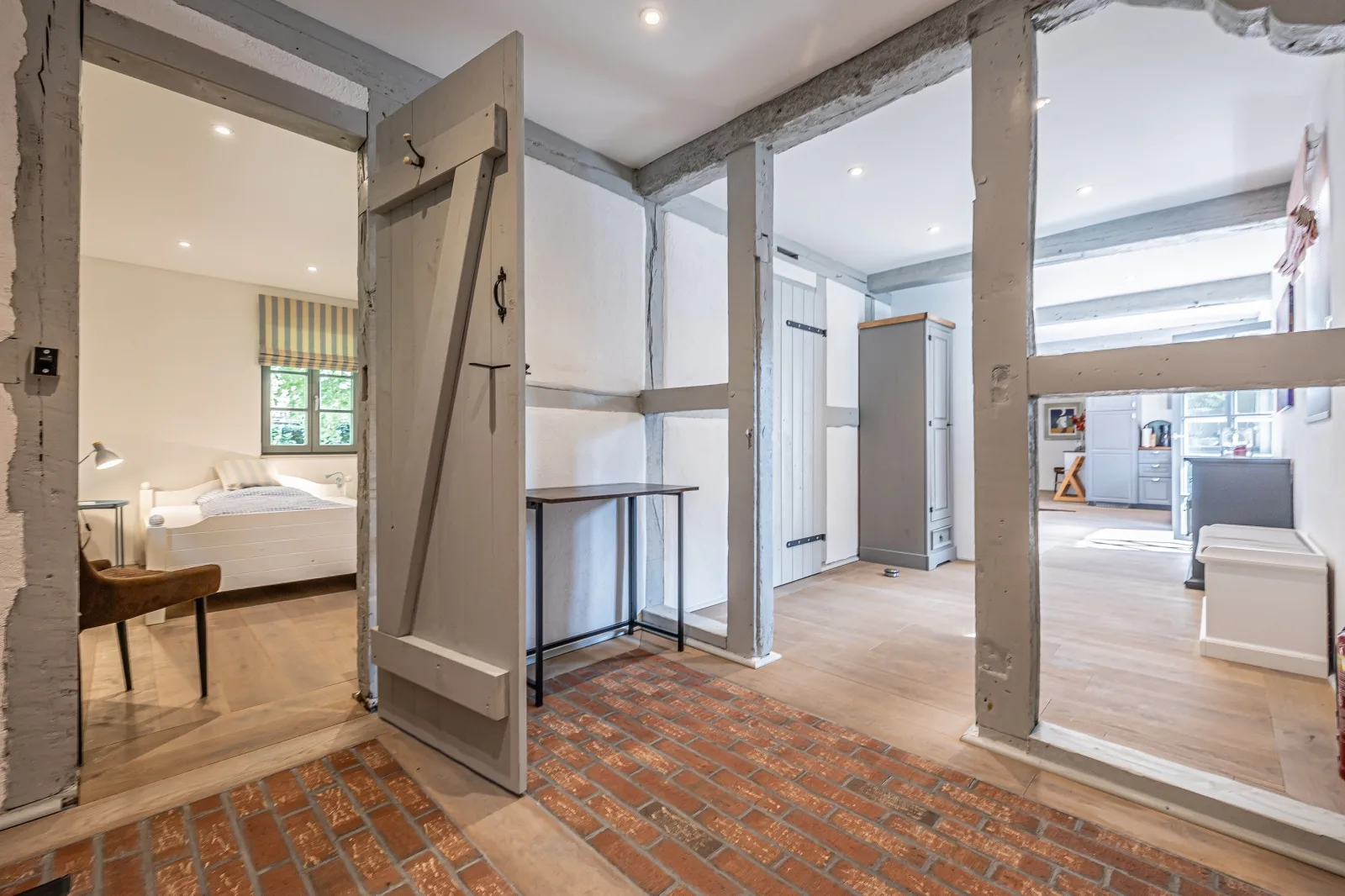 Weiße Reetdachkate Wohnung 2