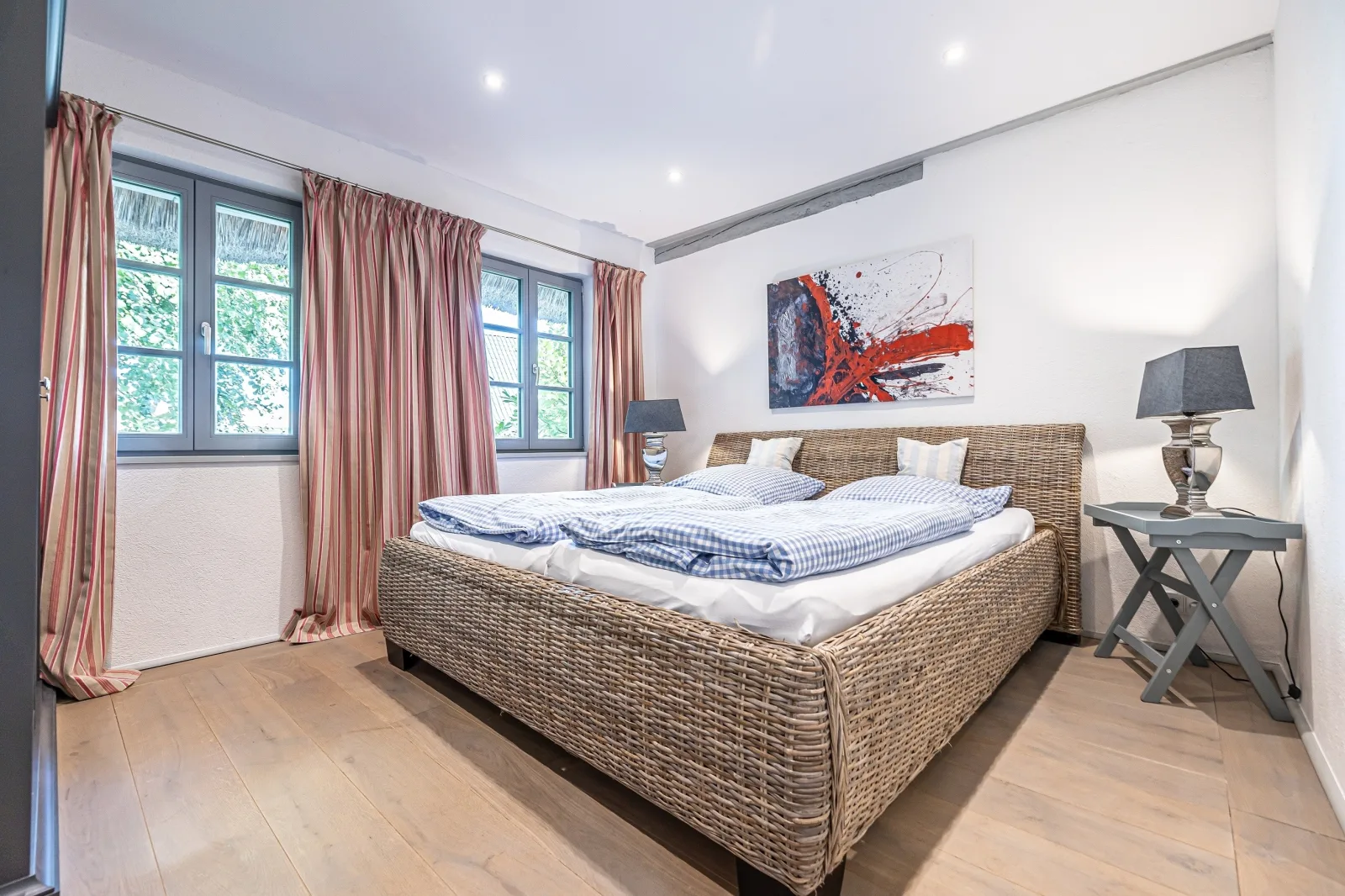 Weiße Reetdachkate Wohnung 2