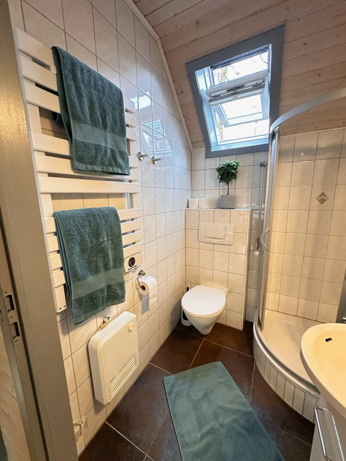 Natur pur mit Seeblick - Ferienhaus Helly von Mein-Seepark mit eigener Sauna