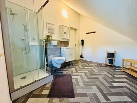 Ostsee Familienwohnung mit 3 Schlafzimmern & Garten