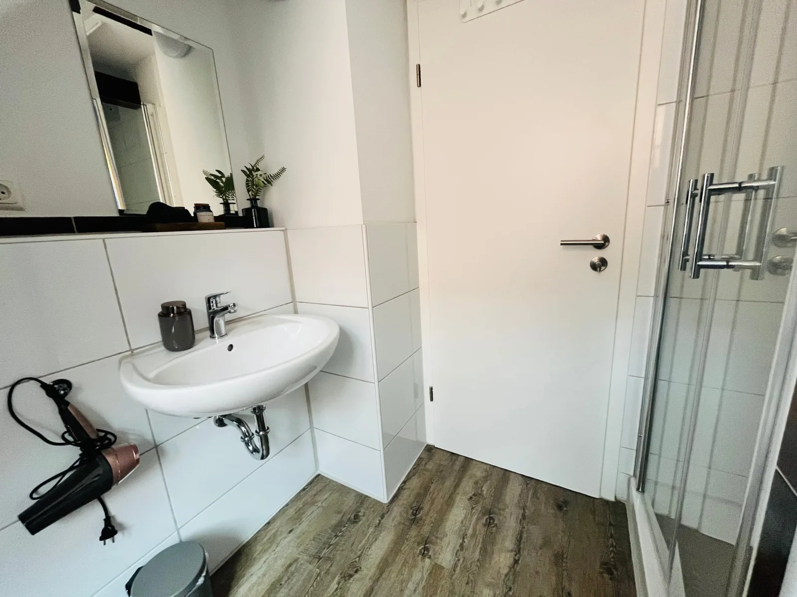 AyCatcherHomes - Luna | Old Town | 3BR | 7 Guests