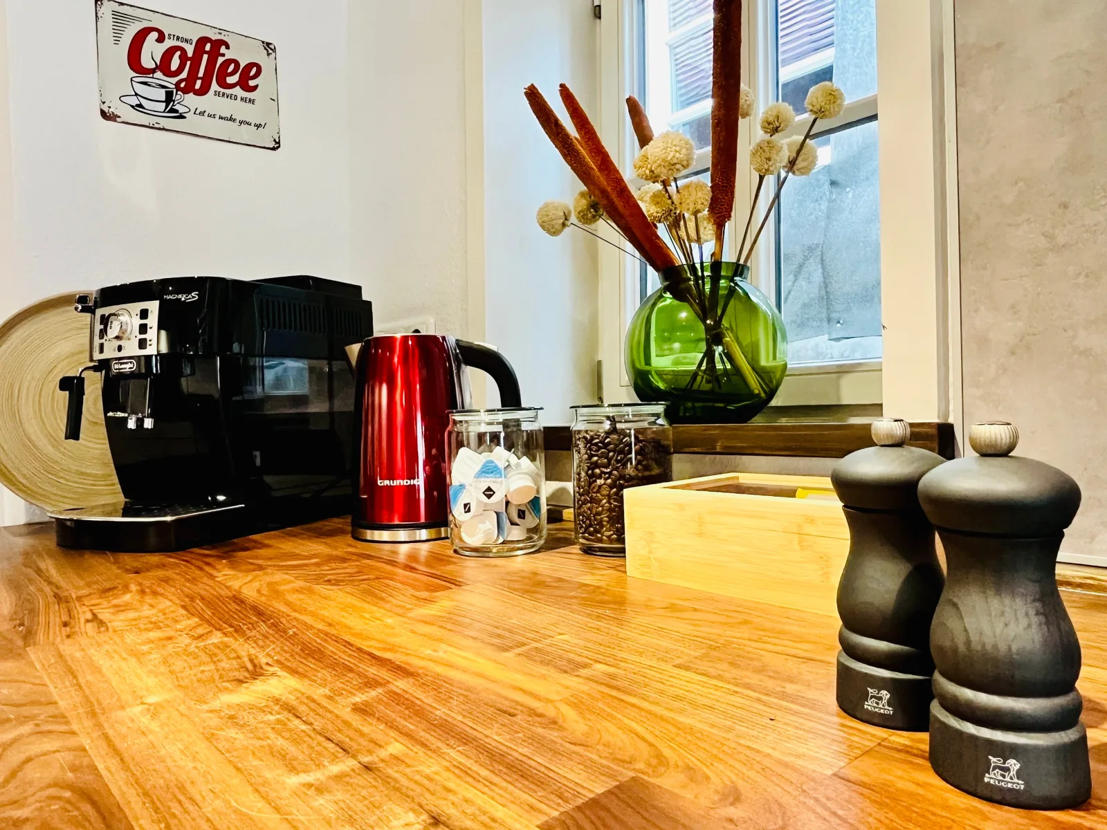 AyCatcherHomes - Luna | Old Town | 3BR | 7 Guests