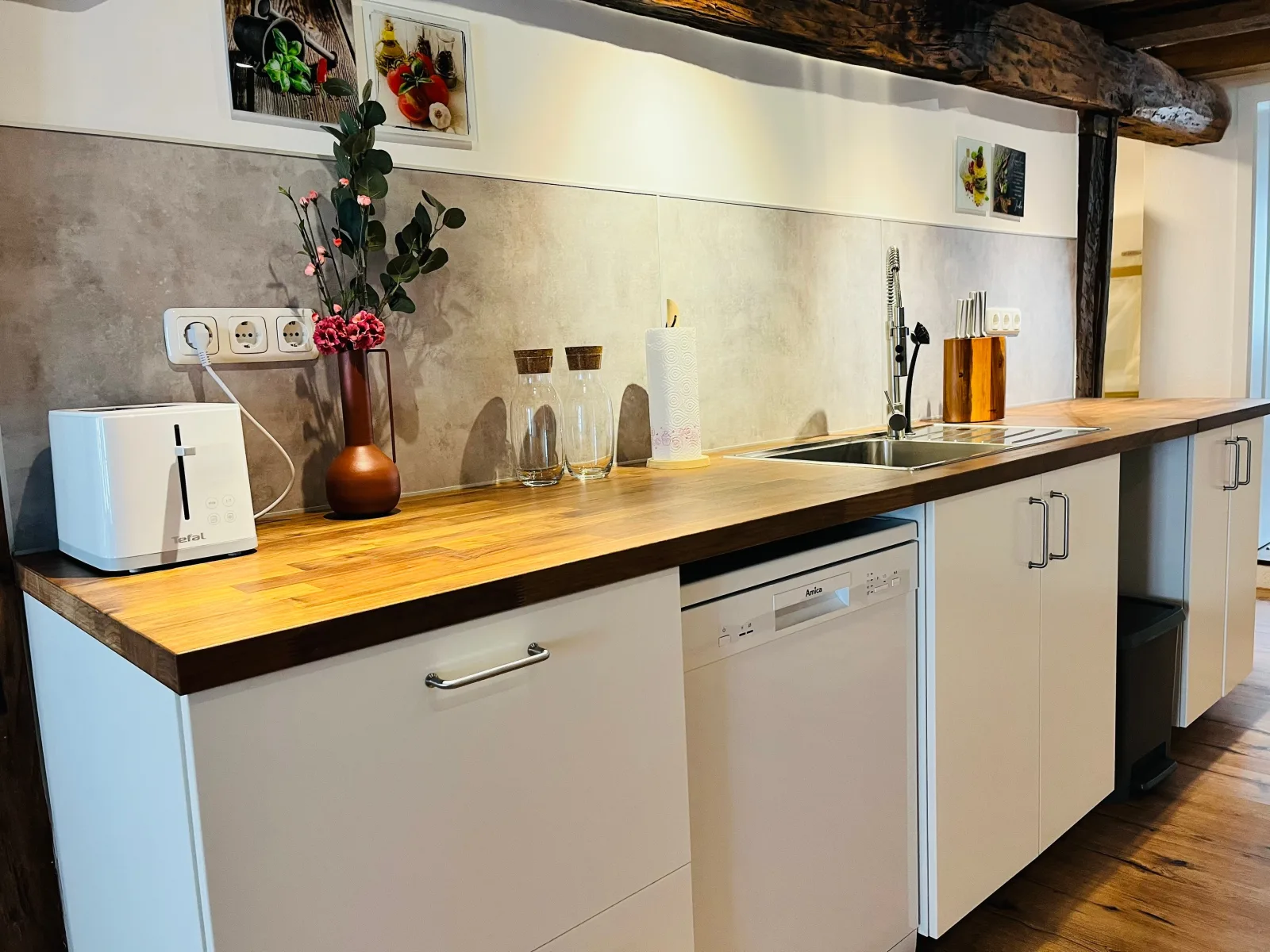 AyCatcherHomes - Luna | Old Town | 3BR | 7 Guests