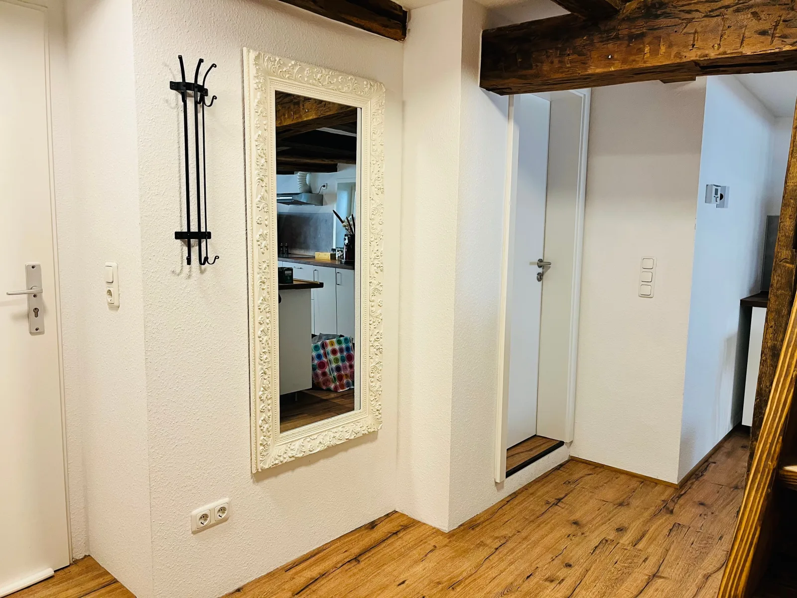AyCatcherHomes - Luna | Old Town | 3BR | 7 Guests