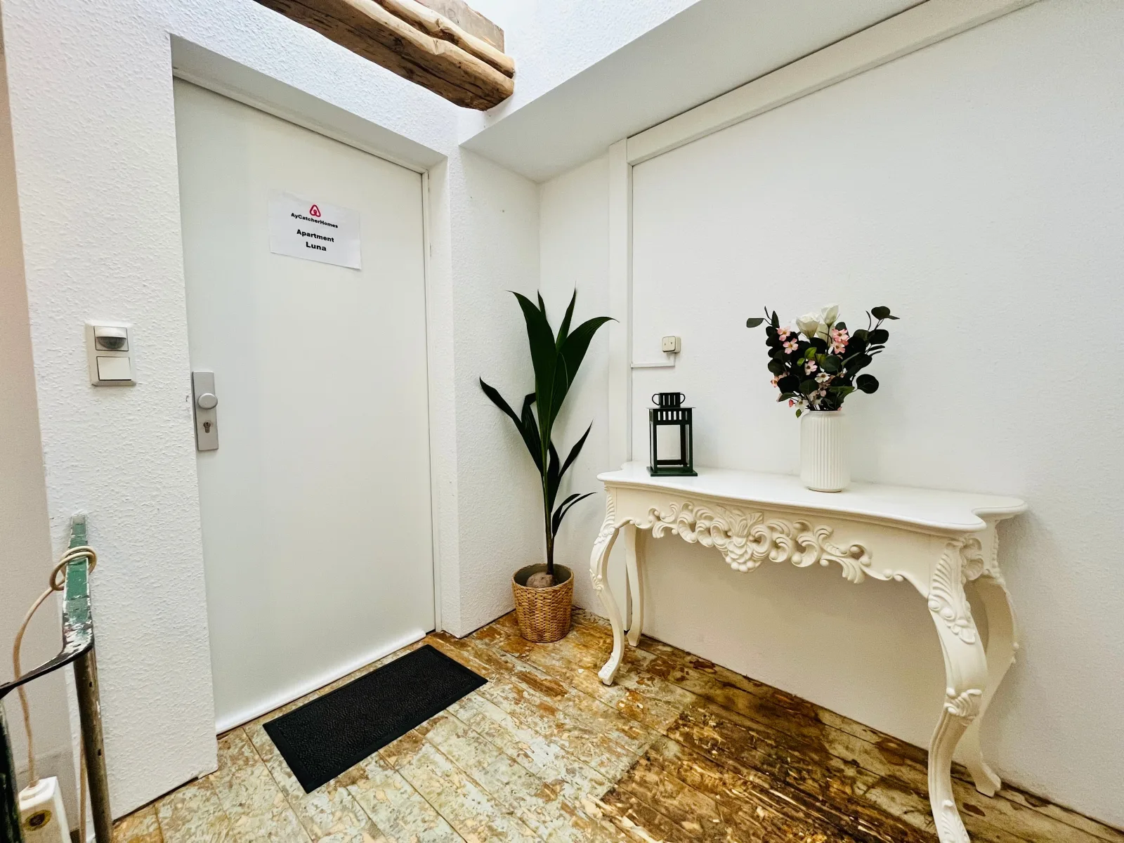 AyCatcherHomes - Luna | Old Town | 3BR | 7 Guests