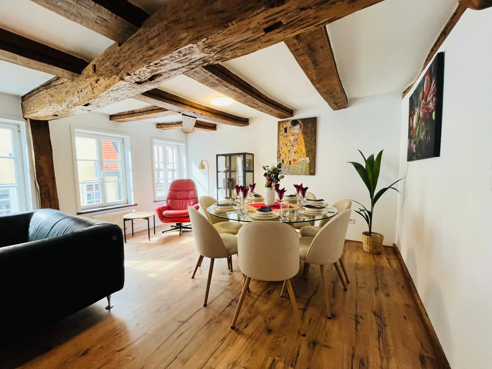AyCatcherHomes - Luna | Old Town | 3BR | 7 Guests