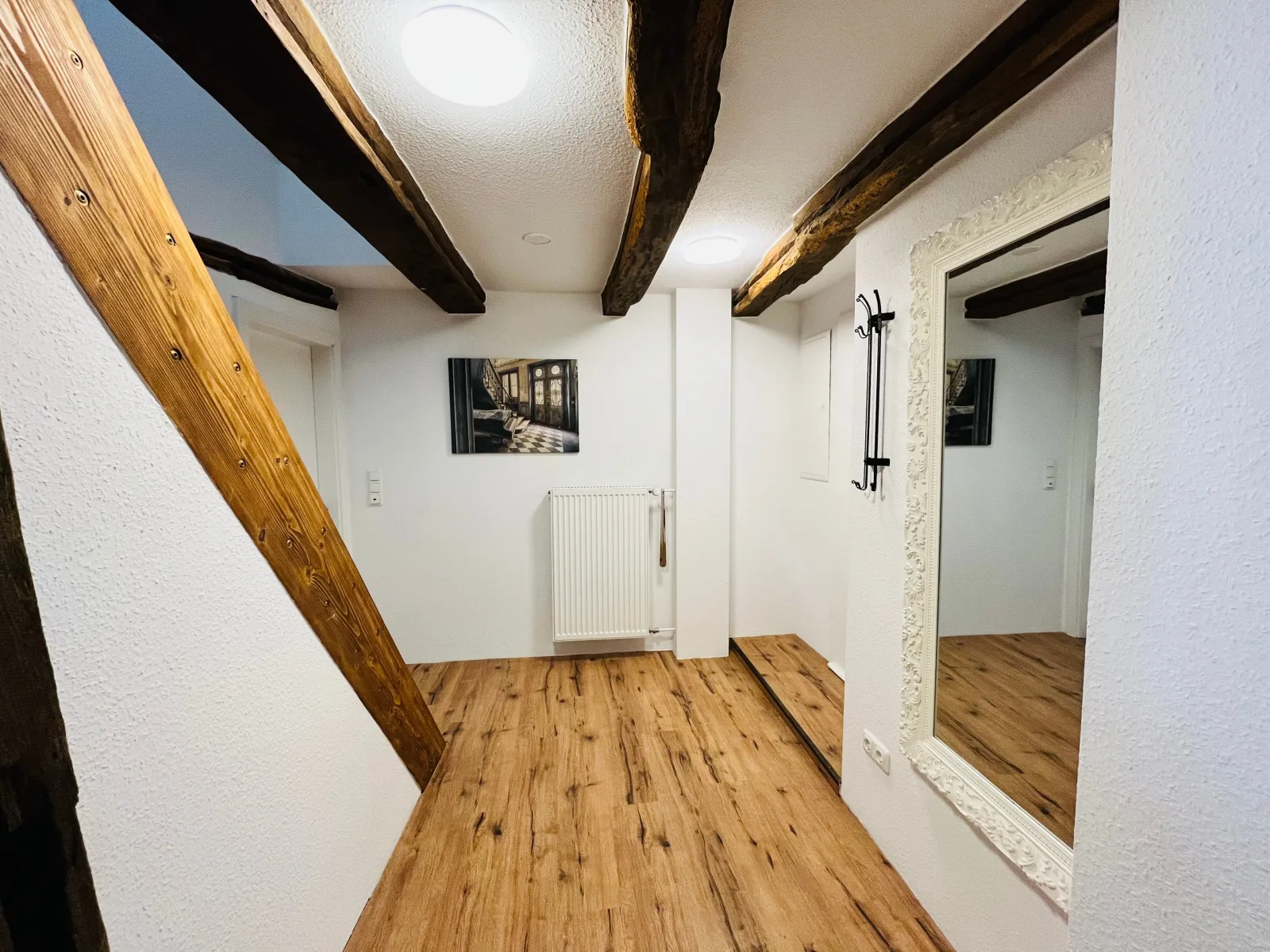 AyCatcherHomes - Luna | Old Town | 3BR | 7 Guests