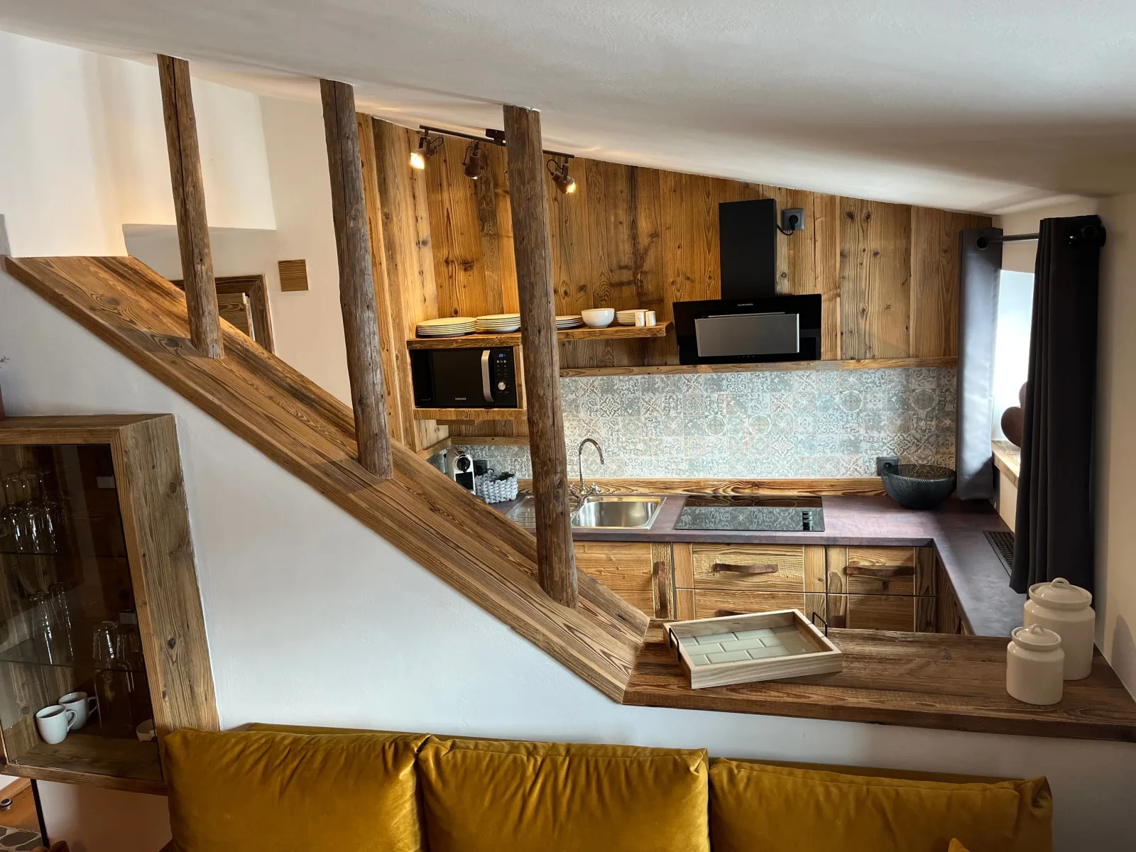 Apart Hansler "das Meinrad" mit Doppel Infrarotkabine, Balkon, Badewanne, Regendusche