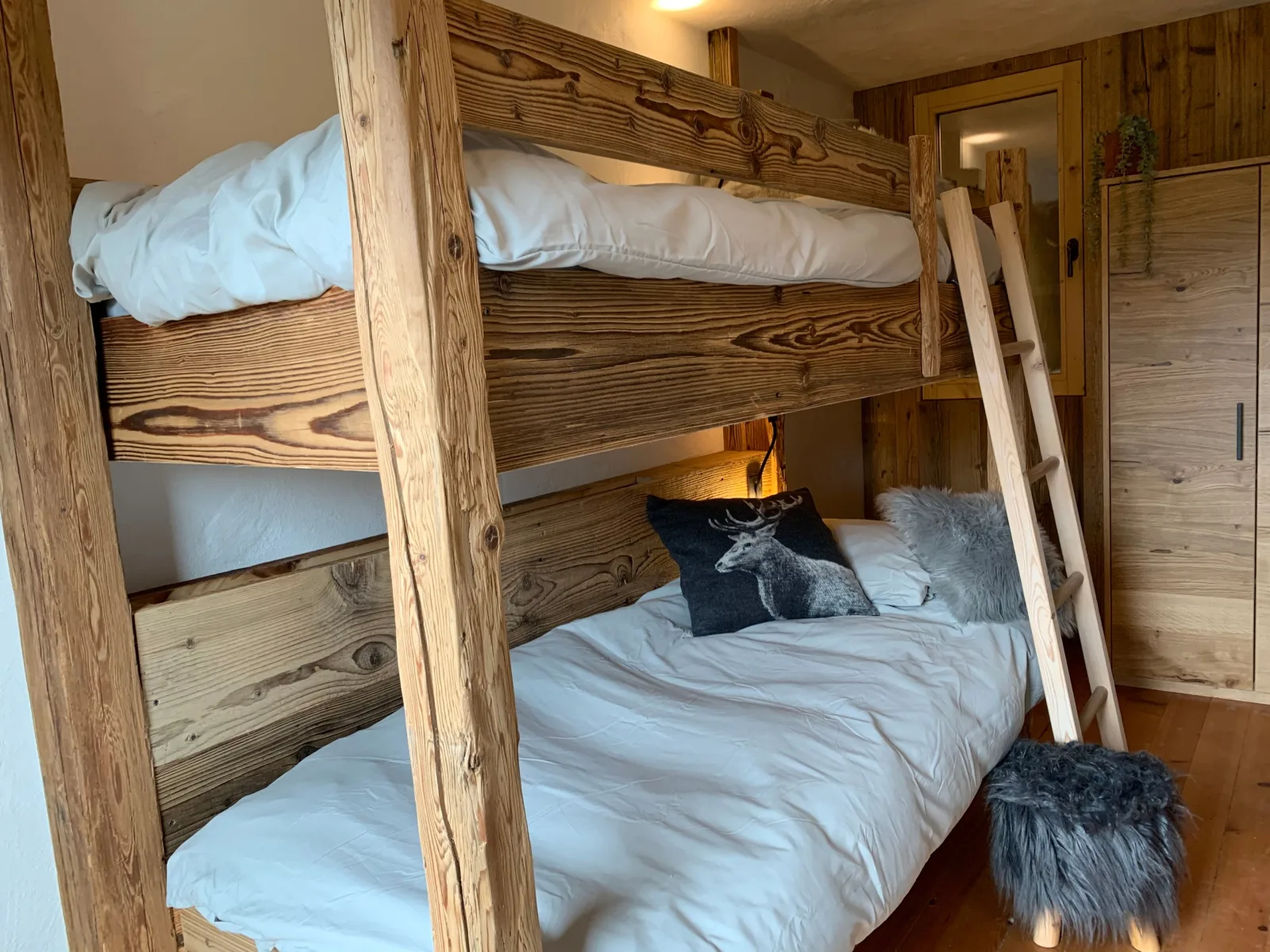 Apart Hansler "das Meinrad" mit Doppel Infrarotkabine, Balkon, Badewanne, Regendusche