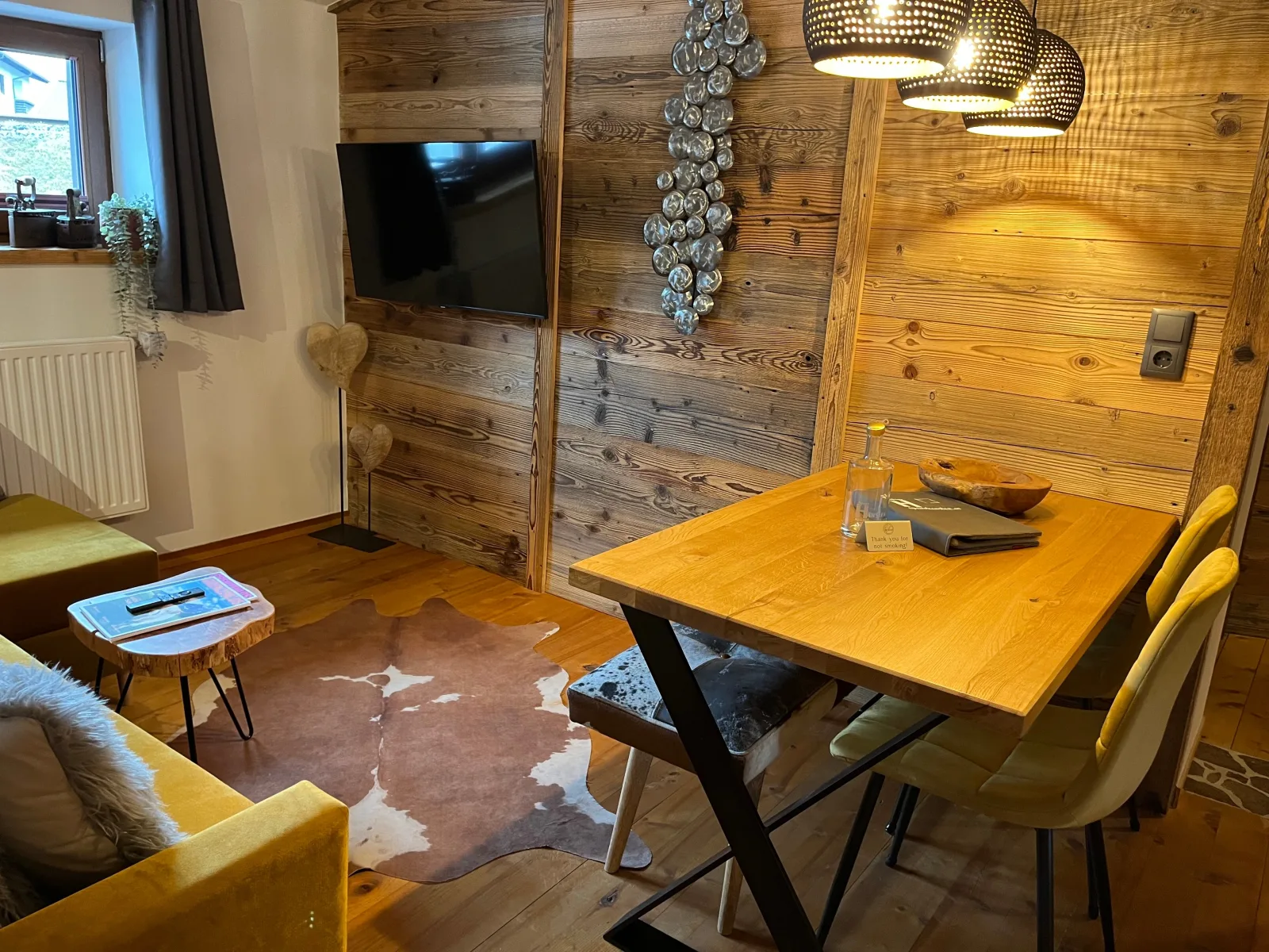 Apart Hansler "das Meinrad" mit Doppel Infrarotkabine, Balkon, Badewanne, Regendusche