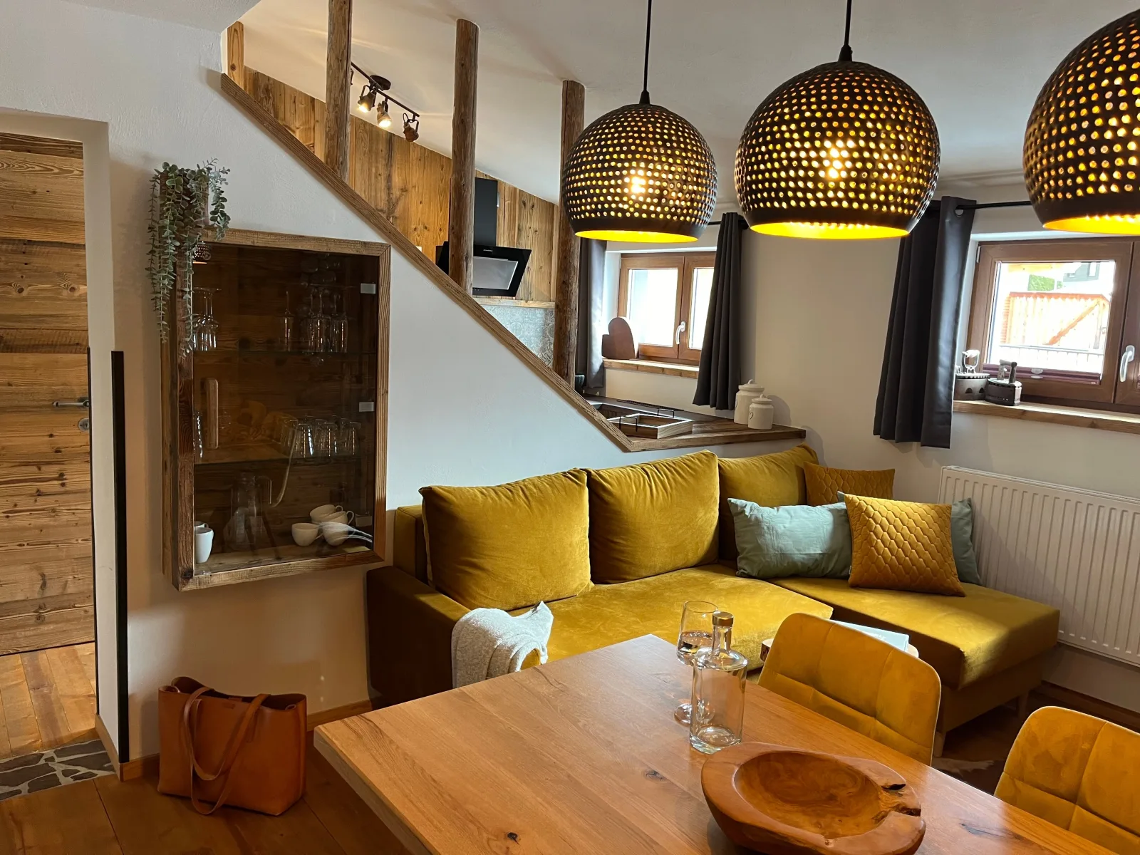 Apart Hansler "das Meinrad" mit Doppel Infrarotkabine, Balkon, Badewanne, Regendusche