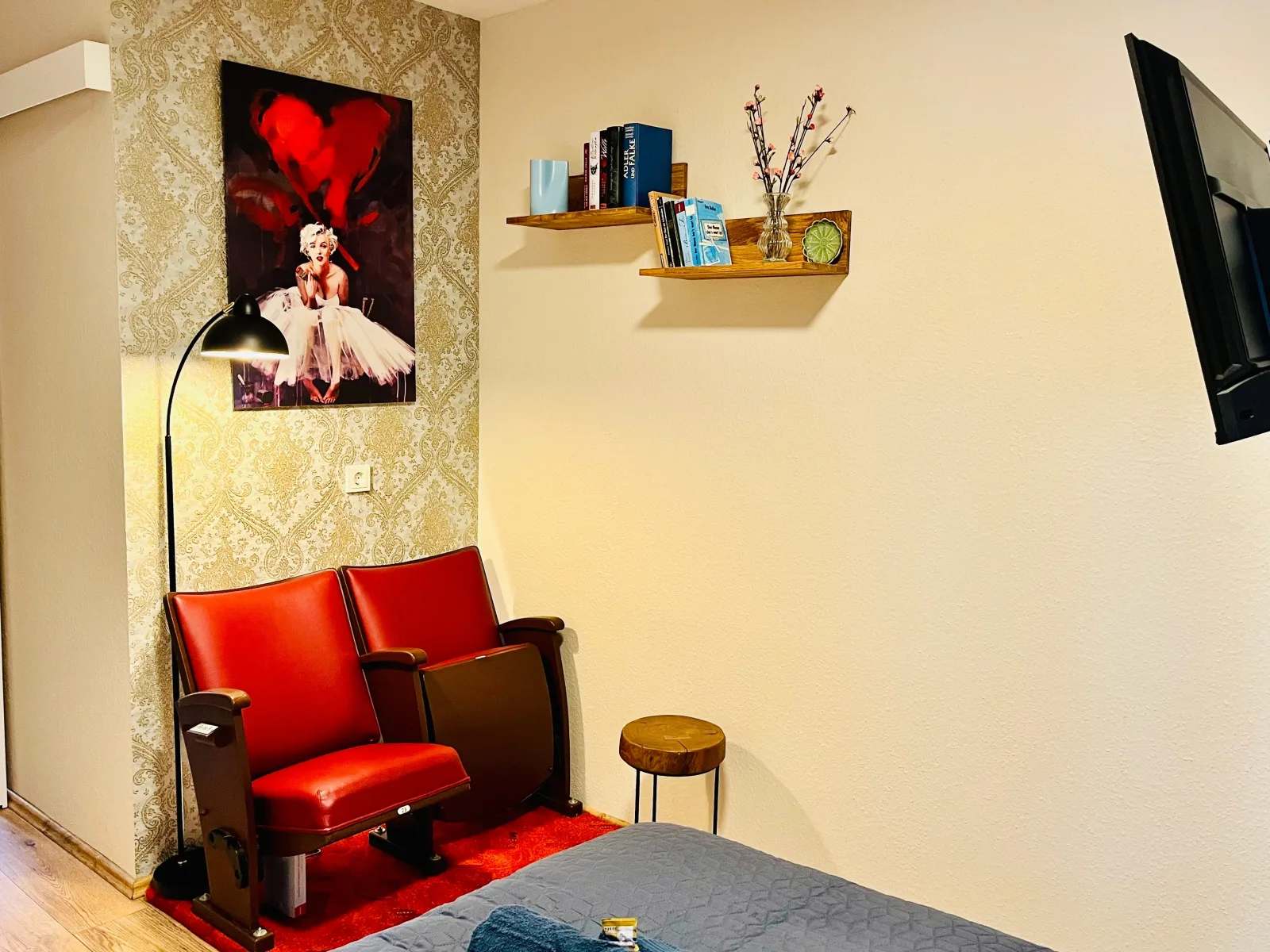 AyCatcherHomes - Nova | Old Town | 2 Guests