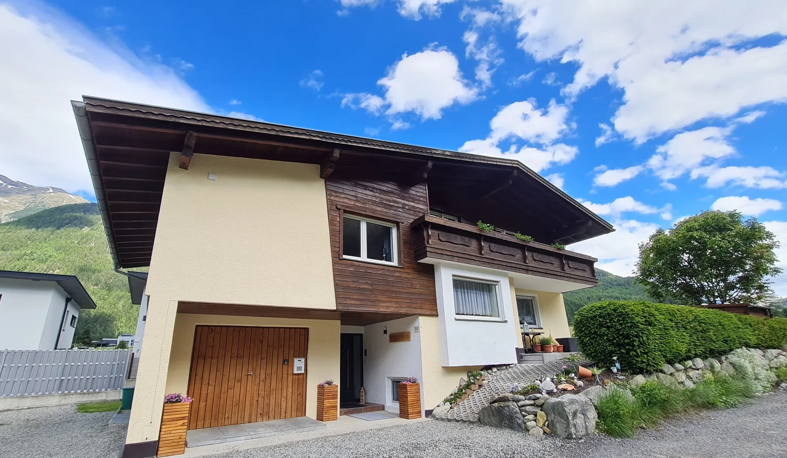 Bergnest Oetztal Appartements / Wenderkogel
