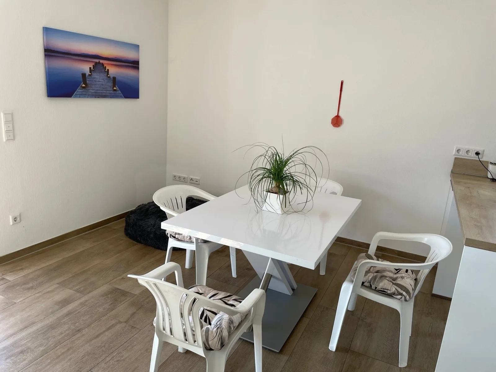 Ruhig gelegene EG-Neubauwohnung  & Garten, überdachte Terrasse, Insektenschutz, Fußbodenheizung, EBK für max. 7 Personen