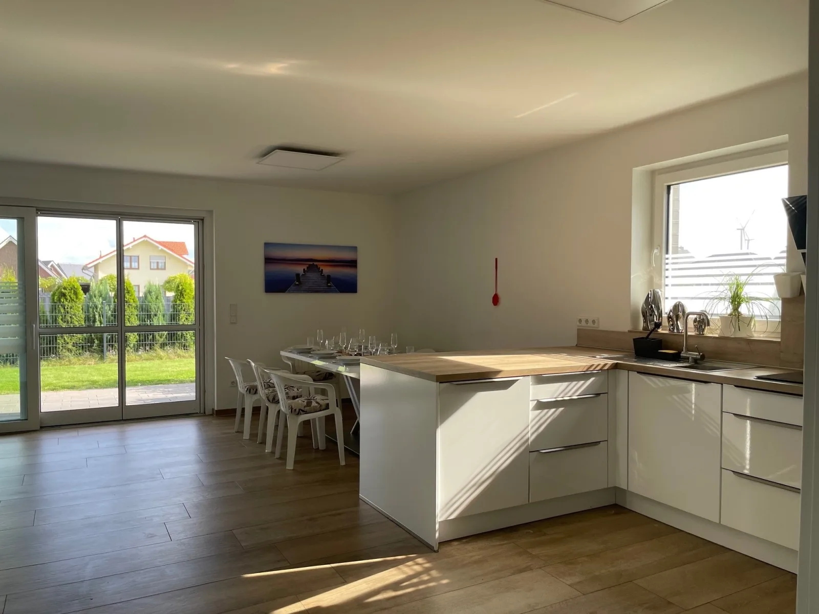Ruhig gelegene EG-Neubauwohnung  & Garten, überdachte Terrasse, Insektenschutz, Fußbodenheizung, EBK für max. 7 Personen