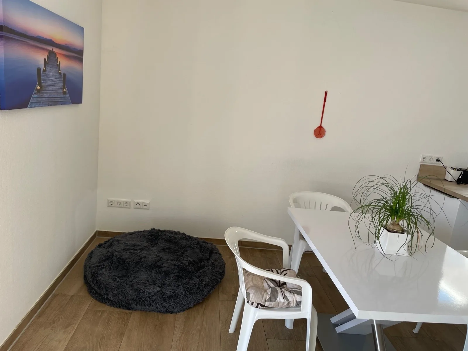 Ruhig gelegene EG-Neubauwohnung  & Garten, überdachte Terrasse, Insektenschutz, Fußbodenheizung, EBK für max. 7 Personen